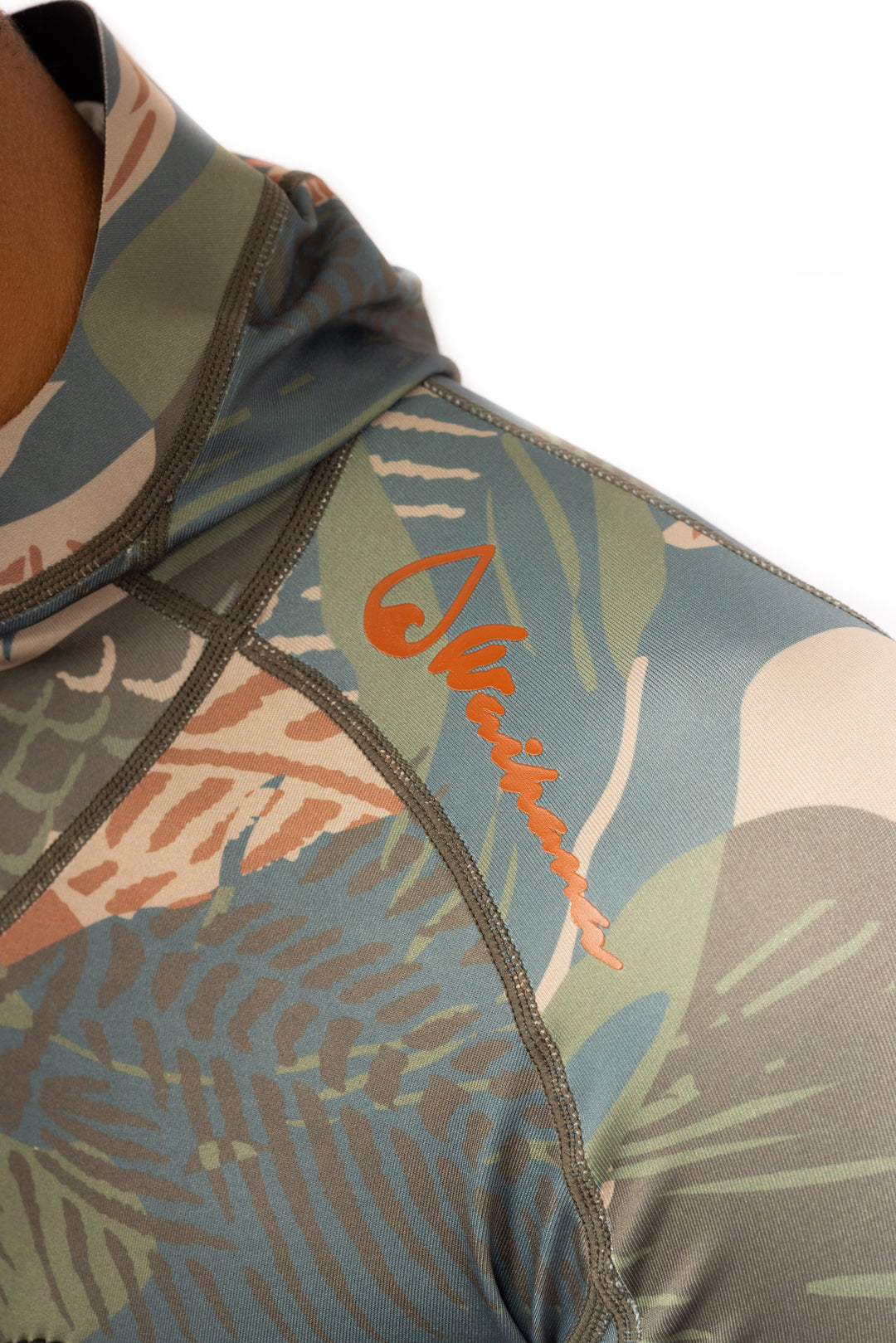 Rashguard de pesca submarina con capucha Hawaiian Brushstroke