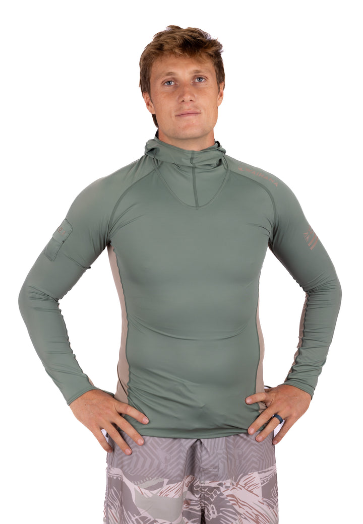 Rashguard Voyager con capucha color oliva