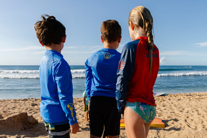 Rashguard de manga larga azul para niños 