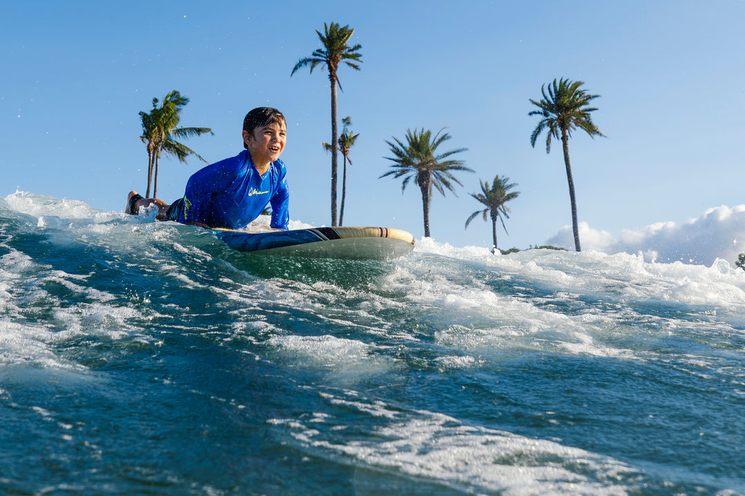 Rashguard de manga larga azul para niños 