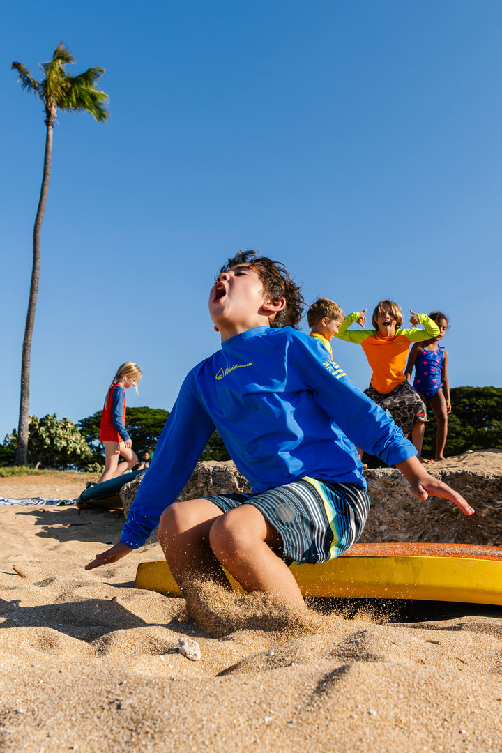 Rashguard de manga larga azul para niños 