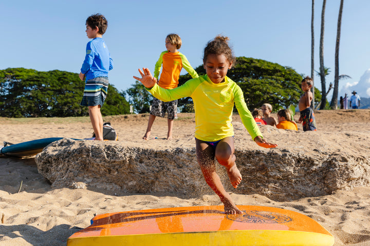 Camiseta de manga larga amarilla para niños